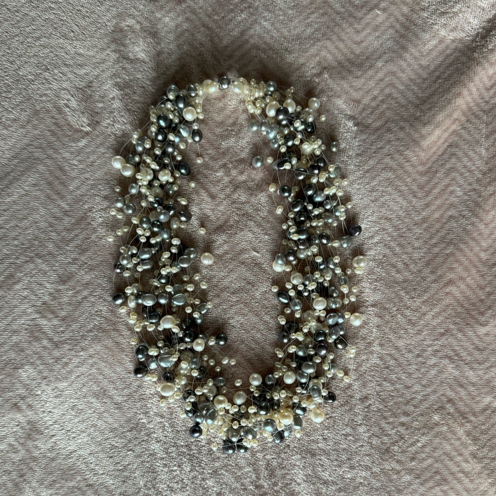 Tiffany &Co Iridesse pearls neckless - Picture 12 of 15